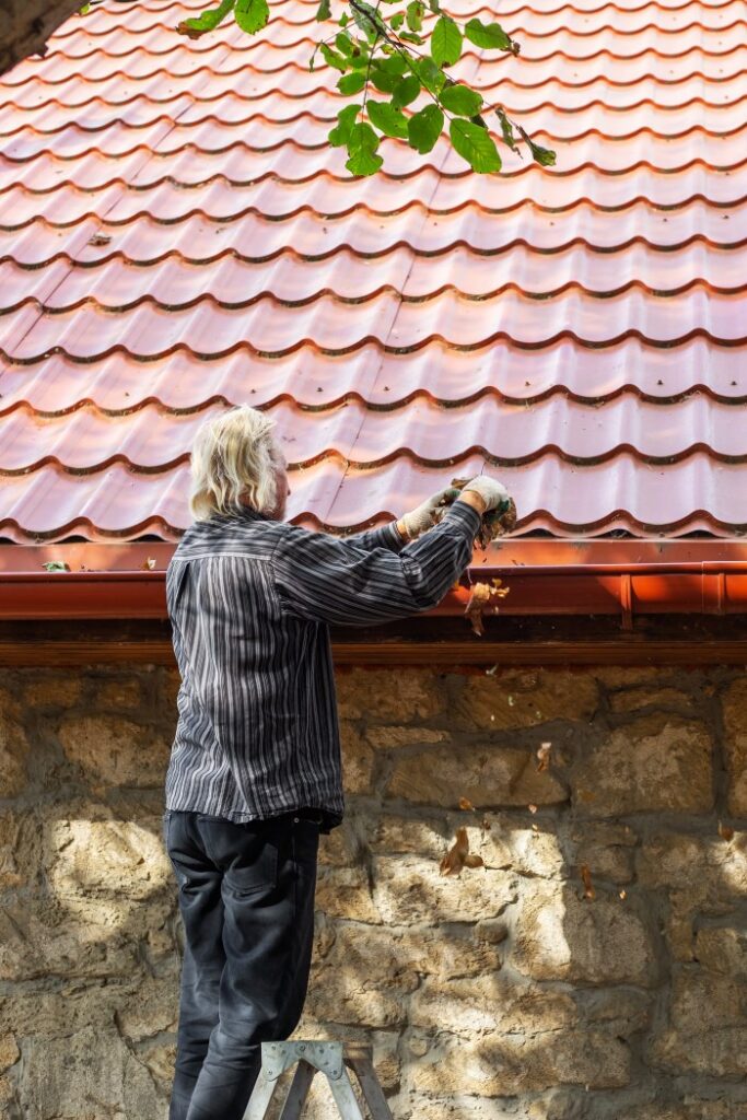 Wybór optymalnych rynien dachowych w ramach nowoczesnego systemu odprowadzania deszczówki